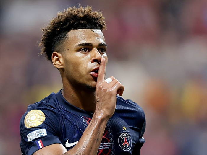 佩雷茨：诺伊尔是有史以来最优秀的门将；我本想成为汉堡首发（佩雷茨盛赞诺伊尔为史上最佳门将：曾希望在汉堡锁定主力位置）