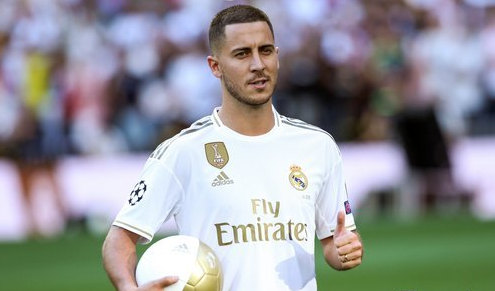 皇马客场4-3奥林匹亚科斯，姆巴佩大四喜，维尼修斯两助攻（姆巴佩独造四球、维尼修斯送出两助，皇马客场4-3险胜奥林匹亚科斯）